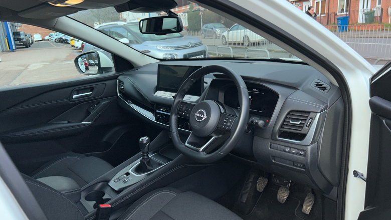 Nissan Qashqai 1.3 DiG-T MH N-Connecta 5dr Petrol Hatchback